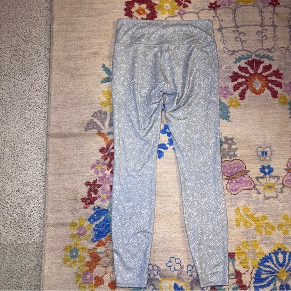 Athleta Women’s Gray Floral High Rise Primrose Chaturanga Leggings Size Medium - Picture 5 of 9
